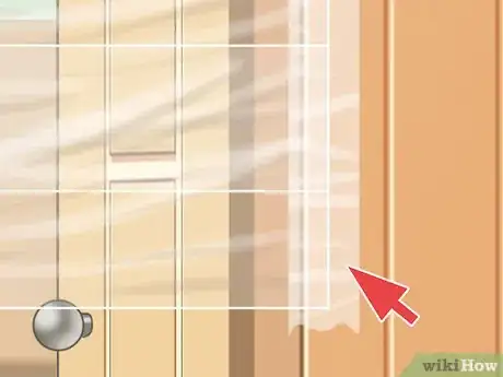 Imagen titulada Do the Plastic Wrap on the Door Prank Step 3