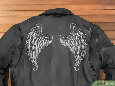 Imagen titulada Paint a Leather Jacket Step 9