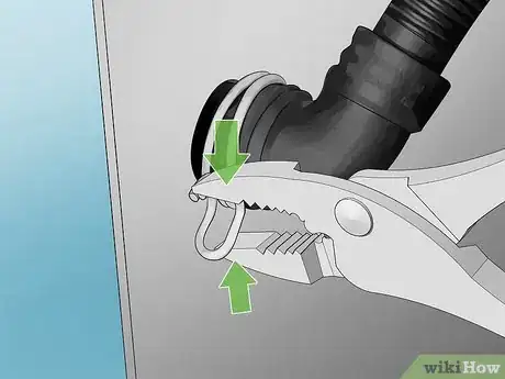 Imagen titulada Remove a Hose Clamp Step 5