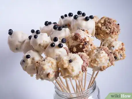 Imagen titulada Make Blueberry Muffin Cake Pops Intro