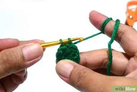 Imagen titulada Crochet Left Handed Step 8