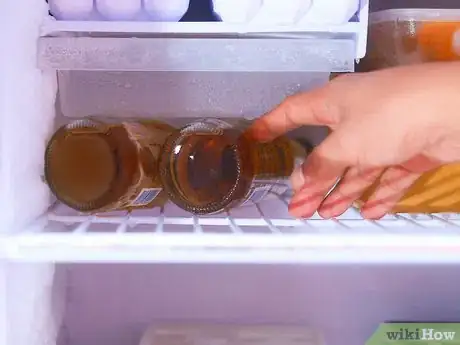 Imagen titulada Instantly Freeze a Beer or Other Bottled Drink Step 1