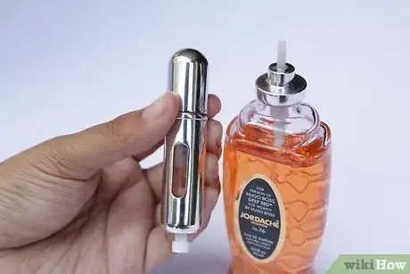 Imagen titulada Refill a Perfume Travel Bottle Step 5