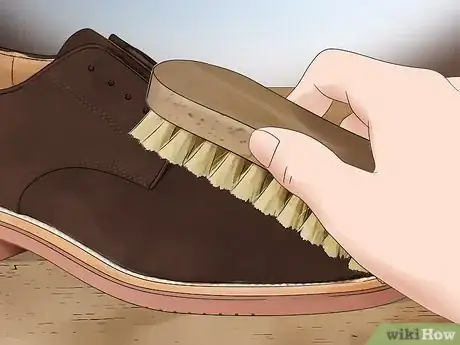 Imagen titulada Dye Suede Shoes Step 12