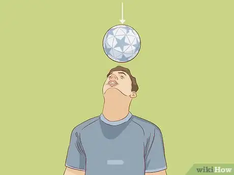 Imagen titulada Trap a Soccer Ball Step 5