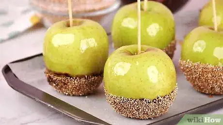 Imagen titulada Make Toffee Apples Step 18