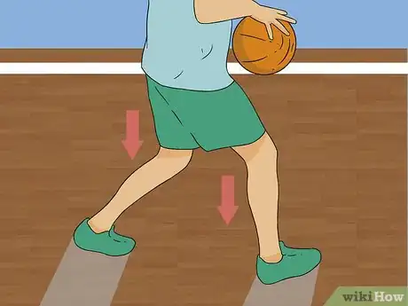 Imagen titulada Do a Hook Shot in Basketball Step 4