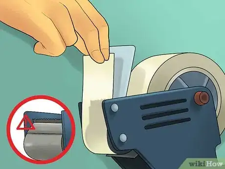 Imagen titulada Load a Tape Dispenser Step 11