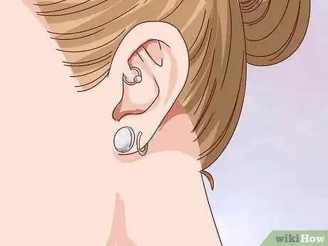 Imagen titulada Hide an Ear Piercing Step 12