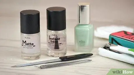 Imagen titulada Do a Manicure at Home Step 1