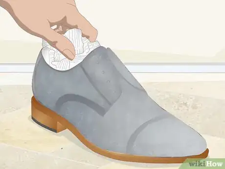 Imagen titulada Fix Suede Shoes Step 10