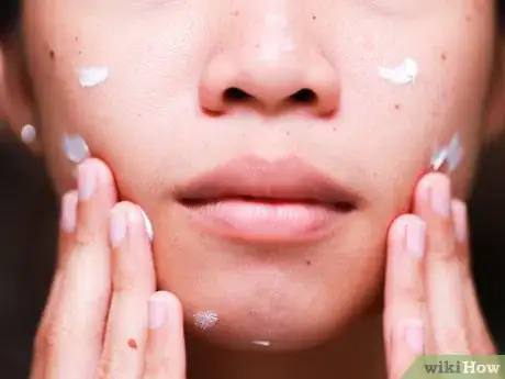 Imagen titulada Get Rid of Puffy Eyes from Crying Step 7