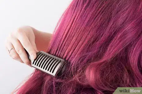 Imagen titulada Temporarily Dye Hair With Food Dye Step 12