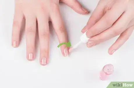 Imagen titulada Make Fake Nails Look Real Step 10