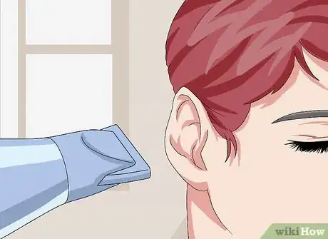 Imagen titulada Clean Ears with Peroxide Step 10