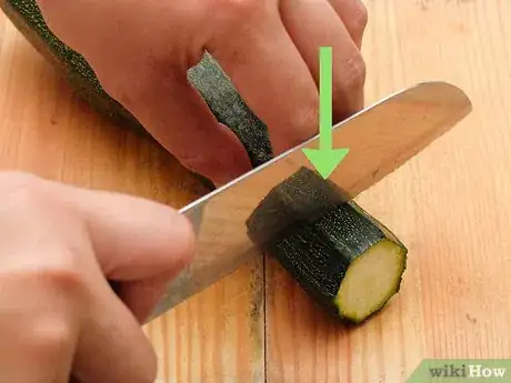 Imagen titulada Cut Zucchini Step 3