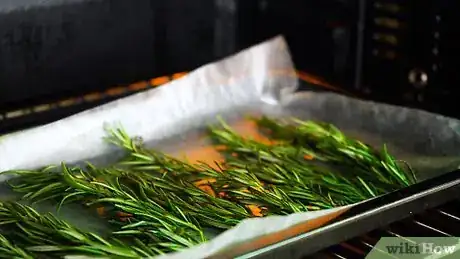 Imagen titulada Make Rosemary Oil Step 15