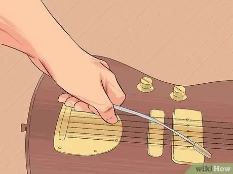 Imagen titulada Use a Guitar Whammy Bar Step 3