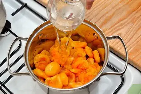 Imagen titulada Make Dried Apricot Jam Step 2