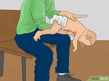 Imagen titulada Perform the Heimlich Maneuver Step 13