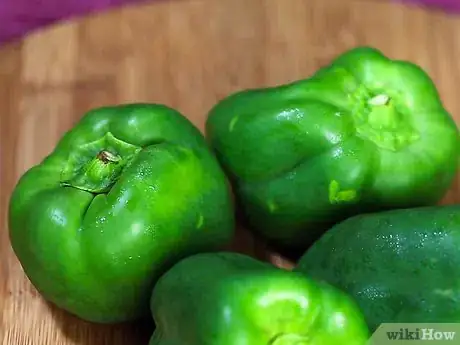 Imagen titulada Freeze Green Peppers Step 1