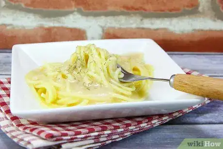 Imagen titulada Make Alfredo Sauce Without Cream Step 12