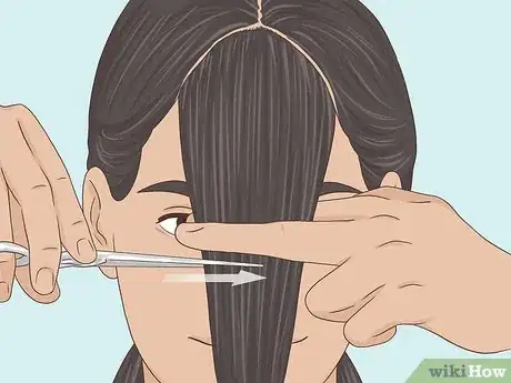 Imagen titulada Cut Your Own Bangs Step 5