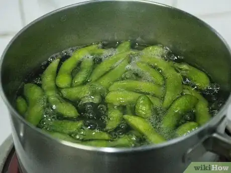 Imagen titulada Cook Edamame Step 2