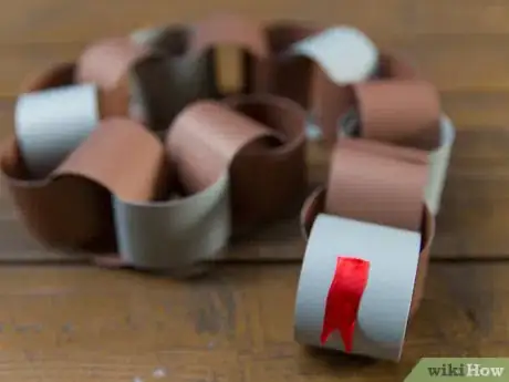 Imagen titulada Make a Paper Snake Step 15