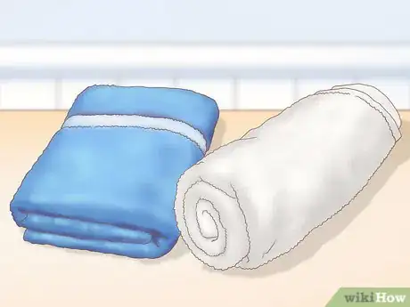 Imagen titulada Make a Body Wrap Towel After a Shower Step 2