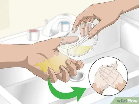 Imagen titulada Get the Smell of Gasoline Off Your Hands Step 5