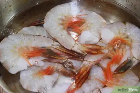 Imagen titulada Thaw Frozen Shrimp Step 12