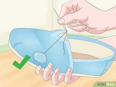 Imagen titulada Fix Holes in Shoes Step 13