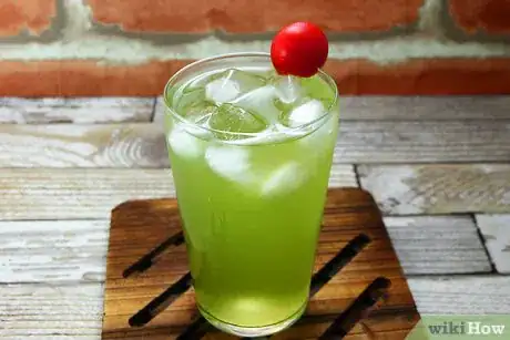 Imagen titulada Make a Midori Sour Step 6