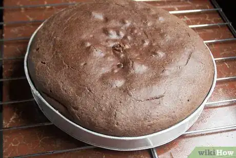 Imagen titulada Make a Chocolate Cake Step 13