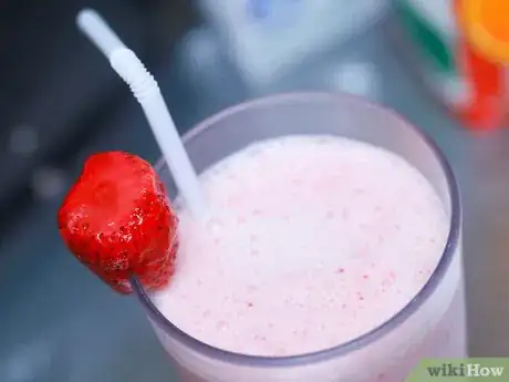 Imagen titulada Make a Strawberry Smoothie Step 28