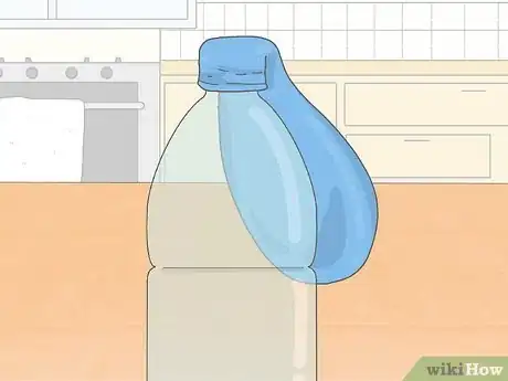 Imagen titulada Blow up a Balloon With Baking Soda and Vinegar Step 3