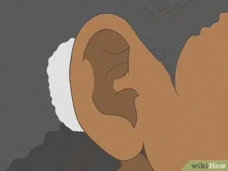 Imagen titulada Pierce Your Own Cartilage Step 8