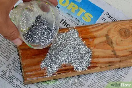 Imagen titulada Apply Glitter to Wood Step 16