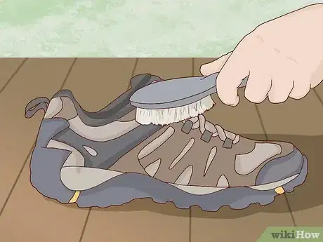 Imagen titulada Clean Merrell Shoes Step 1