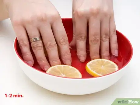 Imagen titulada Remove Nail Polish Stains from Your Finger Nails Step 2