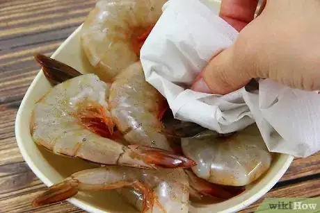 Imagen titulada Thaw Frozen Shrimp Step 14