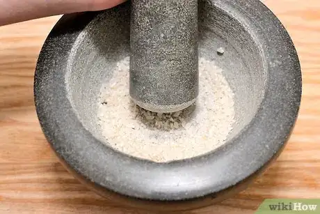 Imagen titulada Use a Mortar and Pestle Step 11