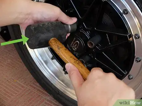 Imagen titulada Remove Locking Lug Nuts Step 4