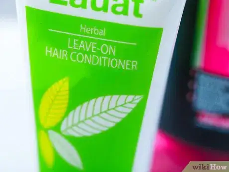 Imagen titulada Apply Conditioner to Your Hair Step 8