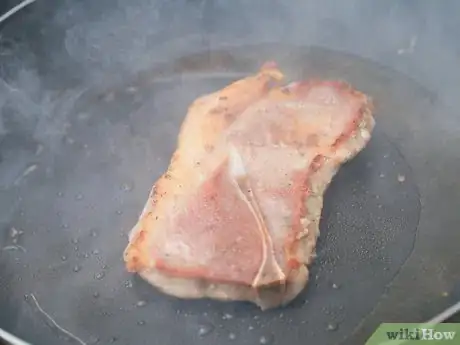 Imagen titulada Fry a Pork Chop Step 6