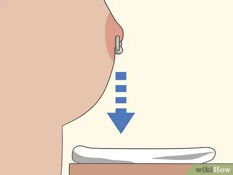 Imagen titulada Remove a Nipple Piercing Step 11