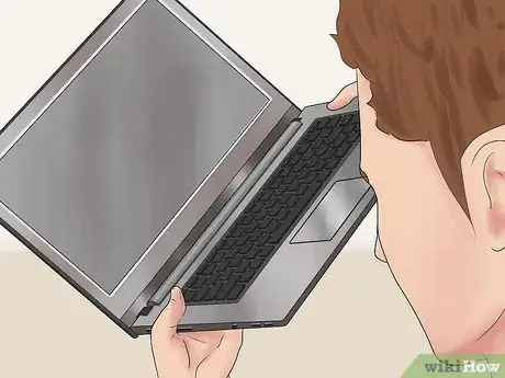Imagen titulada Clean a Laptop Keyboard Step 2