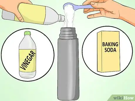 Imagen titulada Clean a Vacuum Thermosflask That Has Stains at the Bottom Step 1