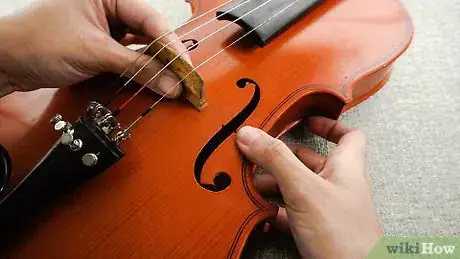 Imagen titulada Put Strings on a Violin Step 9